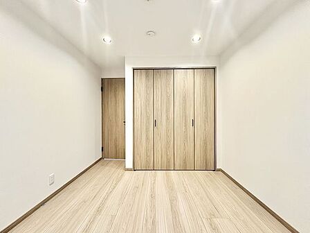 過ぎ行く時間をゆったりと感じることができる落ち着いたお部屋。静かな環境でリラックスタイムを。