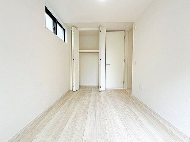 各部屋を最大限に広く使って頂ける様、全居住スペースに収納付。プライベートルームはゆったりと快適に。