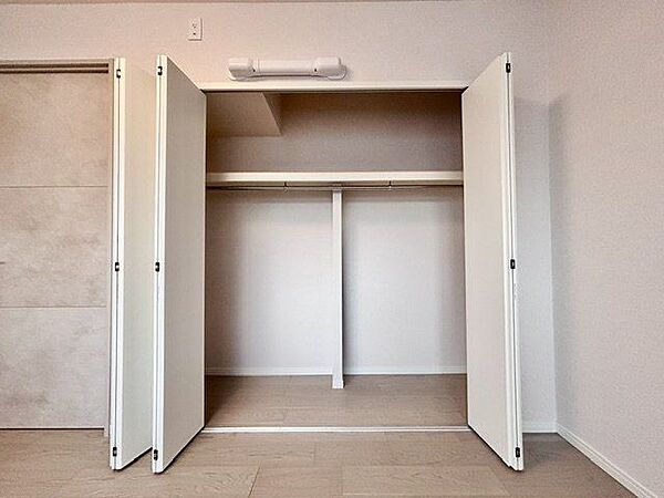各部屋を最大限に広く使って頂ける様、全居住スペースに収納付。プライベートルームはゆったりと快適に。
