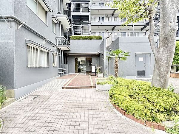 都会の喧騒を離れ、ゆったりとした時間をお過ごしください。