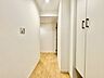 玄関：玄関はお家の顔としてすっきりとした素敵な空間に。印象のよい玄関は爽やかな住まいへの入り口です。