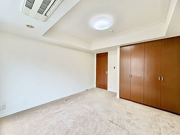 一日の中で多くの時間を過すことになる住まいだからこそ、いつも穏やかな空間であるように心掛けています。
