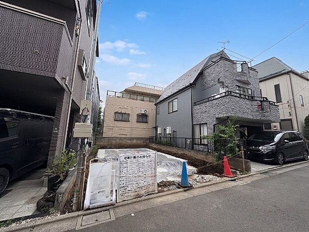 家族ひとりひとりが笑顔になれる邸宅を、この土地にイメージしてみてください。(空の加工を生成AIで行っています)