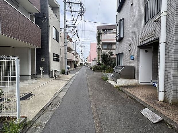 周辺には自然豊かな環境と生活利便施設が揃っています。忙しい平日も家族皆で過ごす週末も充実した生活を。