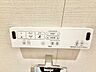 トイレ：トイレのウォシュレットリモコン。充実の機能が備わっています。
