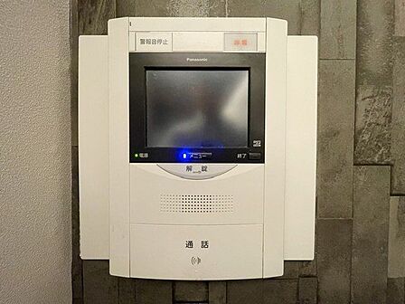 「見える安心」をカタチにしました。誰が来てもわかる様にモニター付きインターホンを設置。