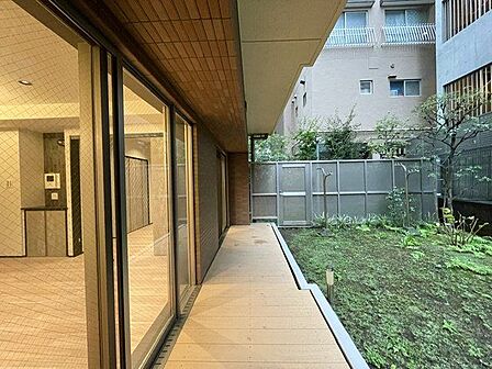 バルコニーに出た時には、頬をなでる優しい風を感じることが出来ます。