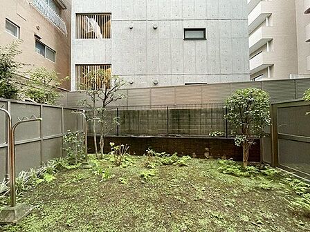 お好きなお花を植えたり、はたまた家庭菜園をはじめてみたり、日々の生活に潤いを与えてくれるはずです。