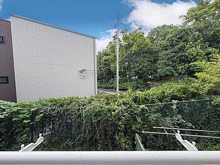 さまざまな表情の景色を眺めながら、くつろぎのひと時をお過ごし頂けます。(空の加工を生成AIで行っています)