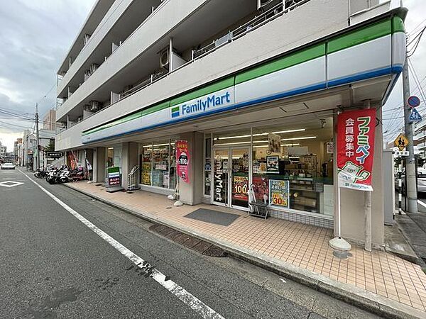 ファミリーマート大田千鳥店 400m