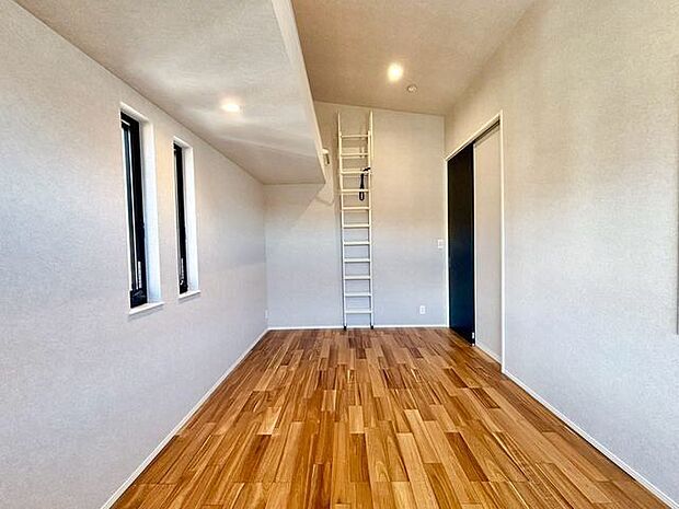 一日の中で多くの時間を過すことになる住まいだからこそ、いつも穏やかな空間であるように心掛けています。