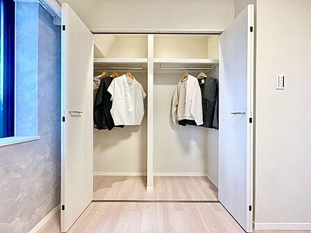 各居室にクローゼットをご用意。タンスなどを置かなくてもいいので、お部屋を広く使うことができます。