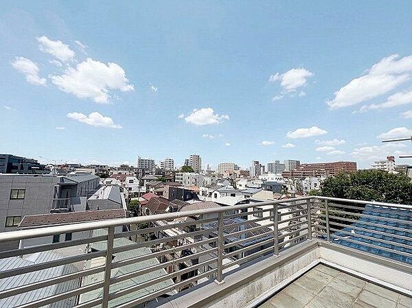 バルコニーからさまざまな表情の景色を眺めながら、くつろぎのひと時をお過ごし頂けます。