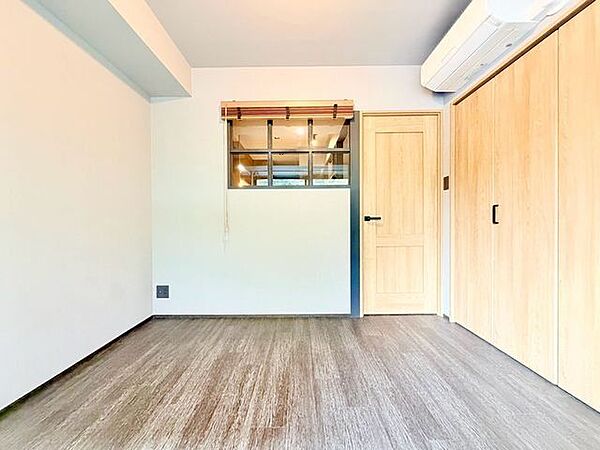 過ぎ行く時間をゆったりと感じられる落ち着いたお部屋。静かな環境でリラックスタイムをスタート。