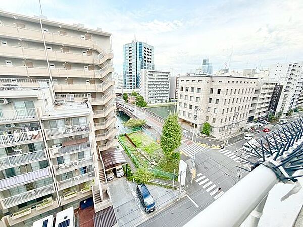 バルコニーに出た時には、頬をなでる優しい風を感じることが出来ます。つい深呼吸をしたくなる眺望です。