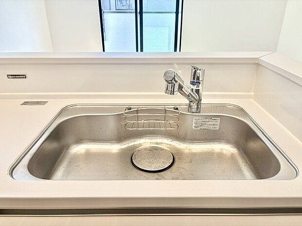 浄水器内蔵型ハンドシャワー水栓を採用しています。ワンタッチ式で浄水機能に切り替えができます。