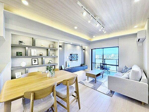 開放感たっぷりの室内は、ホッと落ち着く居心地の良さを感じられます。