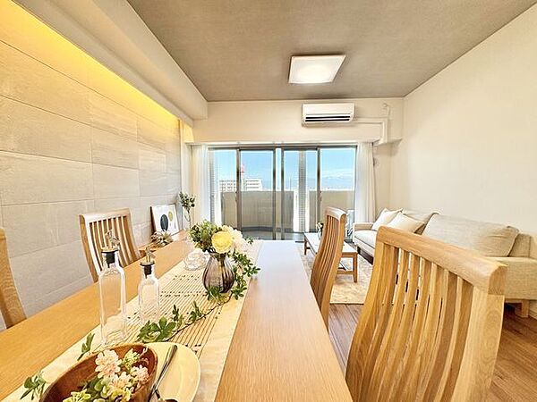 豊かな居住性と、クオリティが見事に調和した住空間は、住まうことの喜びを感じさせてくれます。