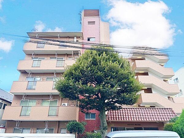 穏やかな住環境と充実の生活利便性を備えたこの地で誇りに思える住まいを実現。（空の加工を生成AIで行っています）