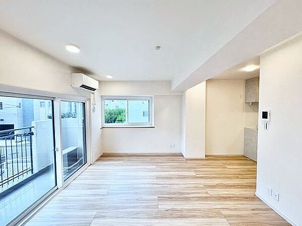 たっぷりの採光・通風が、明るく爽やかな空間を演出。心地良く暮らせるお住まいに。