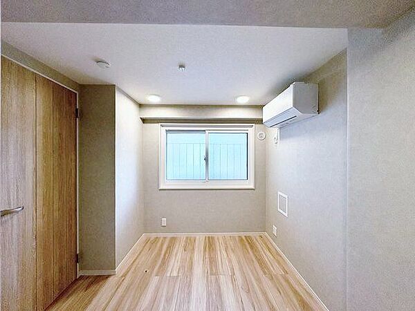 木のぬくもりを感じられる穏やかな空間。静かな環境でリラックスタイムを。