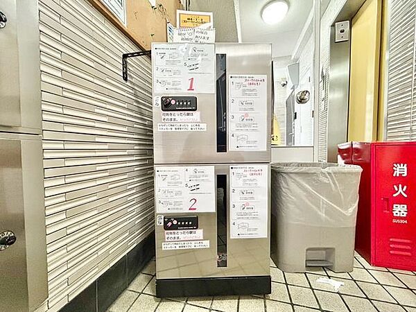 宅配ボックスがあるので、お仕事で忙しくても荷物が受け取れます。