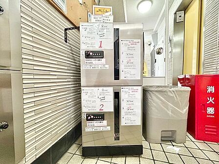 宅配ボックスがあるので、お仕事で忙しくても荷物が受け取れます。