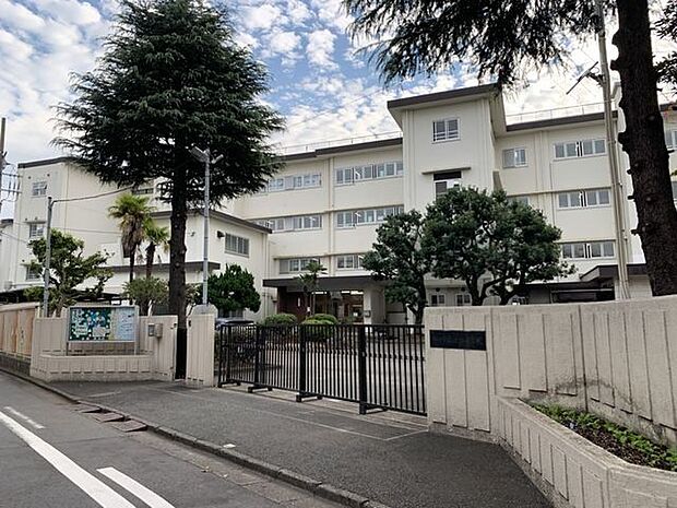 川崎市立四谷小学校 110m