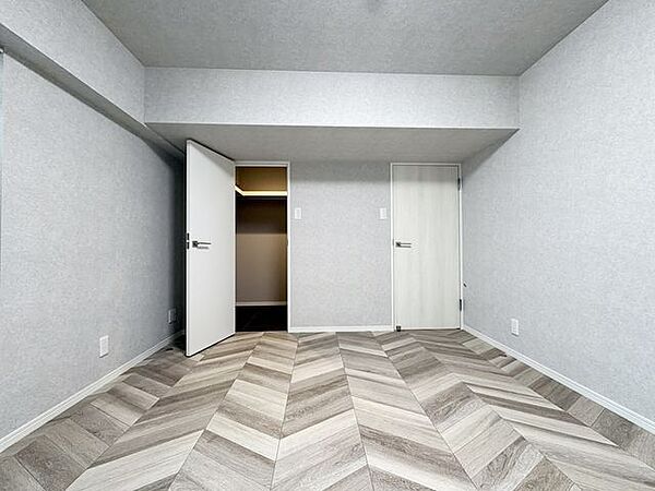 ウォークインクローゼットなど充実の収納が、すっきりとした生活空間を演出します。