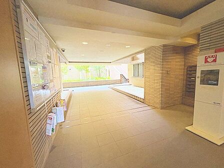 帰宅されるご家族や、訪れる方を優しく迎える・安らぎに満ちた生活空間を予感させてくれます。