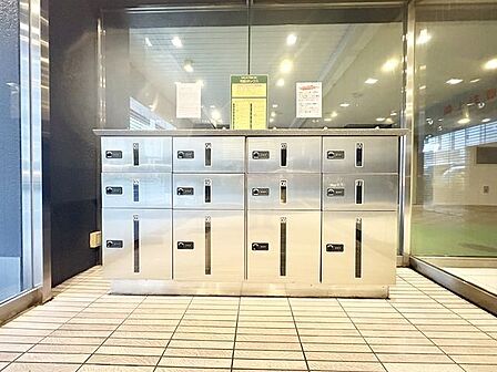 宅配ボックス有。お仕事やお出かけで荷物が受け取れない時も大変便利です。