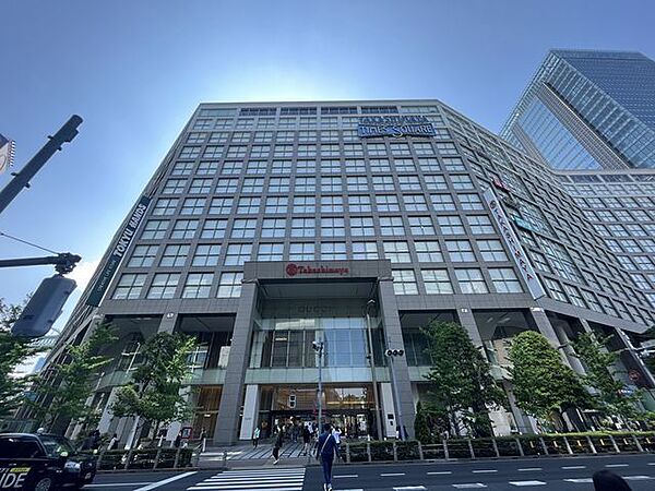 新宿タカシマヤ 600m