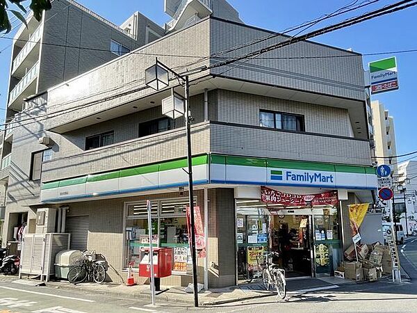 ファミリーマート四谷若葉店 310m