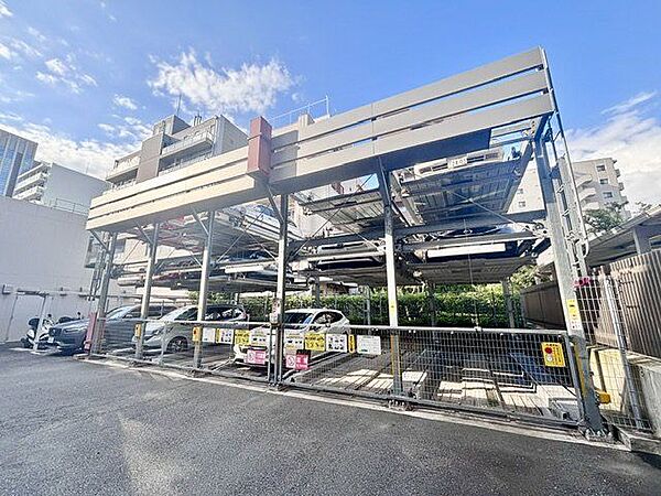 敷地内駐車場。