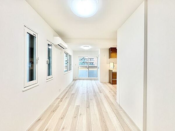 家族の温かさと陽光の暖かさ、楽しい毎日と明るい未来を予感させる住み心地を演出します。