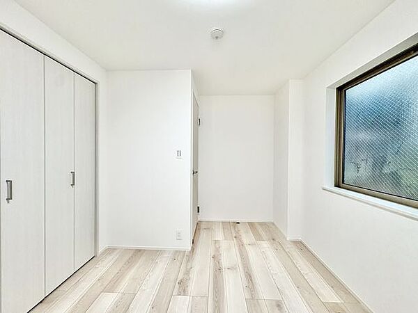 シンプル・イズ・ベストが基本。プレーンな空間を自分好みに。いつまでも快適に暮せる住まいへ。
