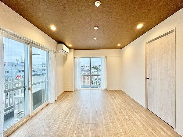 お気に入りのインテリアを加え、ゆとりある心地よい空間を演出してみませんか？