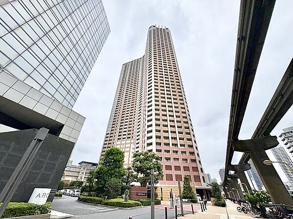 休日にショッピングを愉しんだり、美味しいものを食べたり、そんな彩りある暮らしが享受できる立地。