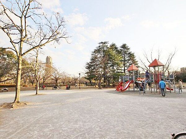 猿江恩賜公園 750m