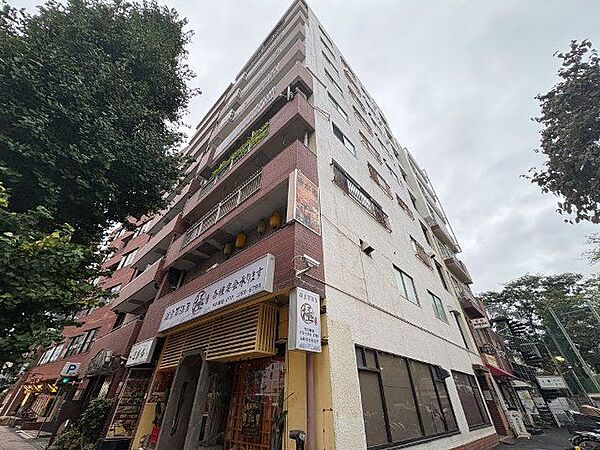 住む人がいつまでも心地良さを感じ続けられる多様な住空間を創造します。