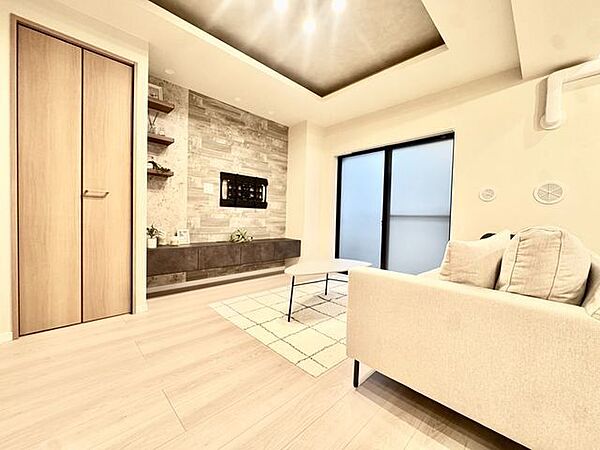 洗練された内装の住空間。伸びやかな空間のなかで、ゆったりとしたひとときを過ごせます。