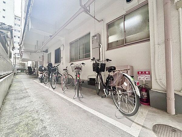 敷地内駐輪場。