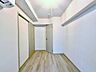 寝室：お部屋には充分な収納スペースをご用意。自分だけの空間を作り上げることができます。