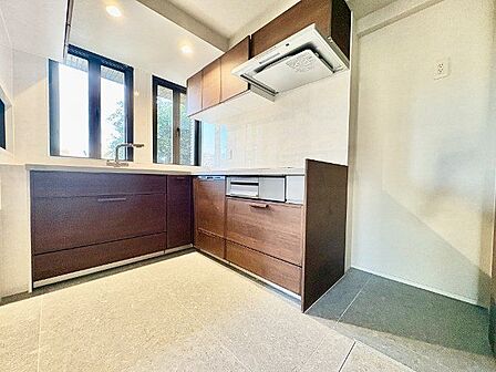 「食」の幸せを育むキッチンは心地よい空間であってほしい。使い込むほど好きになるキッチン空間へ。