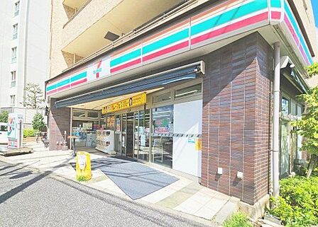 セブンイレブン世田谷等々力7丁目店 95m