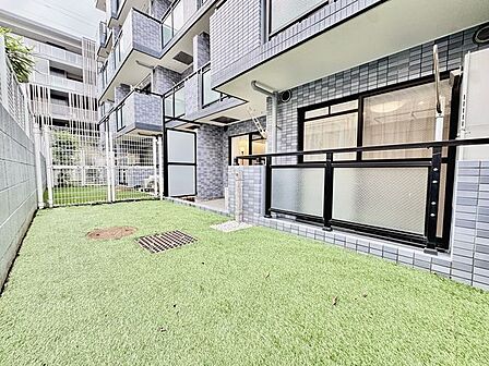 専用庭つきなので、ガーデニングが楽しめます。
