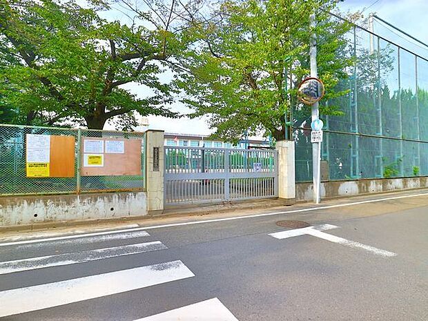 大田区立蓮沼中学校 220m