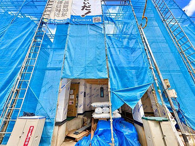 家族のニーズに合わせた間取りプラン。心地よい空間を創造します。(空の加工を生成AIで行っています)