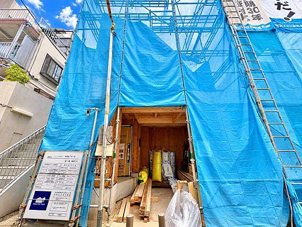 家族のニーズに合わせた間取りプラン。心地よい空間を創造します。(空の加工を生成AIで行っています)