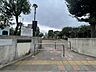 周辺：世田谷区立用賀二丁目公園 750m